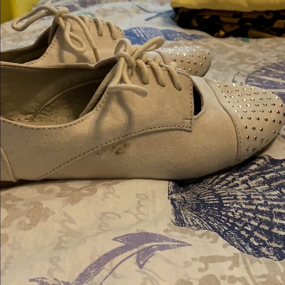 Off white colored Rampage Flats - Picture 4 of 4